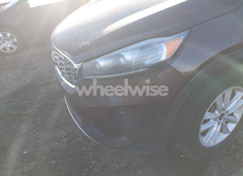 Photo 6 of 2019 Kia Sorento 3.3L LX (VIN 5XYPGDA51KG441757)