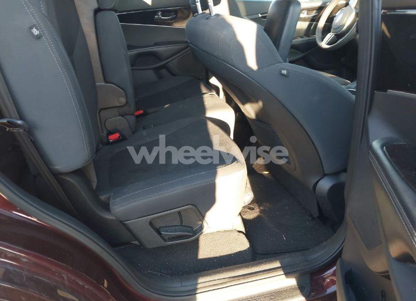 Photo 8 of 2019 Kia Sorento 3.3L LX (VIN 5XYPGDA51KG441757)