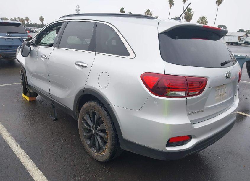 Photo 3 of 2020 Kia Sorento 3.3L S (VIN 5XYPGDA51LG674068)