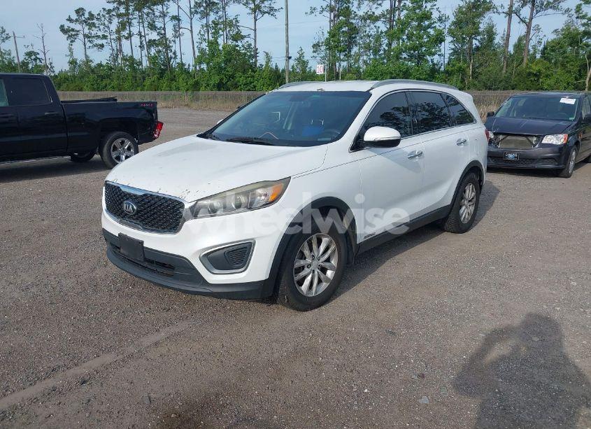 Photo 2 of 2016 Kia Sorento 3.3L LX (VIN 5XYPGDA52GG014353)