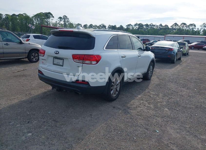 Photo 4 of 2016 Kia Sorento 3.3L LX (VIN 5XYPGDA52GG014353)