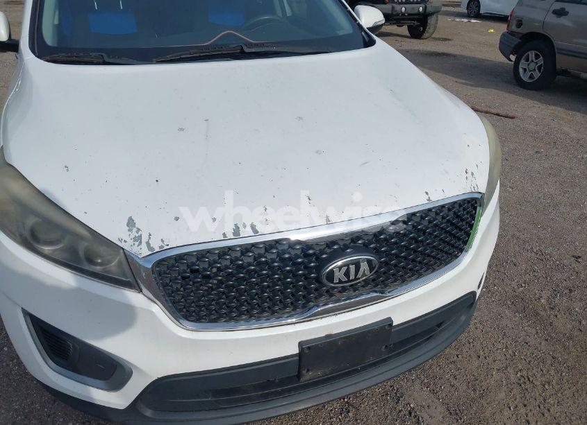 Photo 6 of 2016 Kia Sorento 3.3L LX (VIN 5XYPGDA52GG014353)