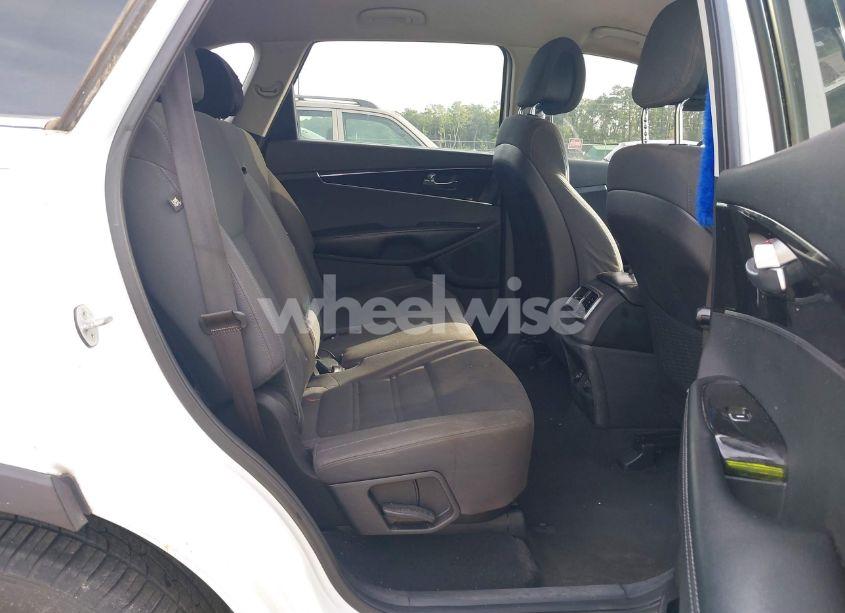 Photo 8 of 2016 Kia Sorento 3.3L LX (VIN 5XYPGDA52GG014353)