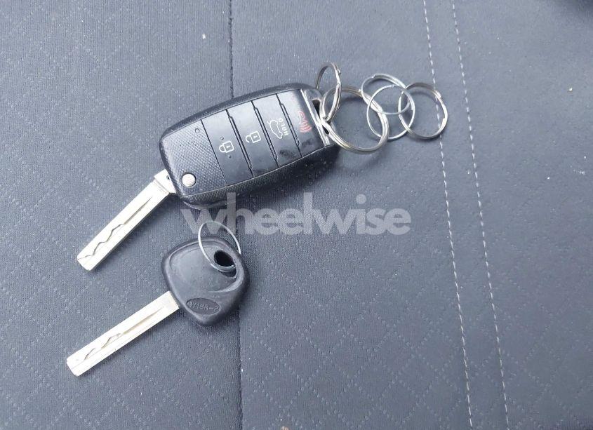 Photo 11 of 2016 Kia Sorento 3.3L LX (VIN 5XYPGDA52GG044582)