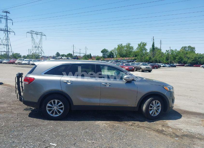 Photo 13 of 2016 Kia Sorento 3.3L LX (VIN 5XYPGDA52GG044582)