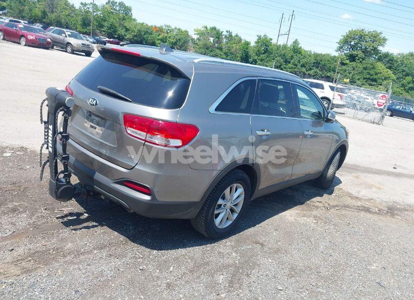 Photo 4 of 2016 Kia Sorento 3.3L LX (VIN 5XYPGDA52GG044582)