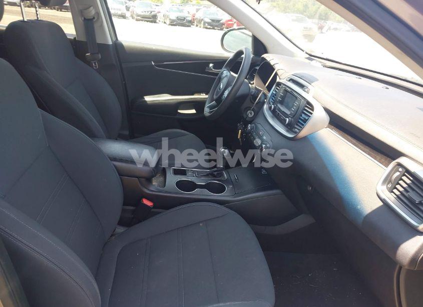 Photo 5 of 2016 Kia Sorento 3.3L LX (VIN 5XYPGDA52GG044582)