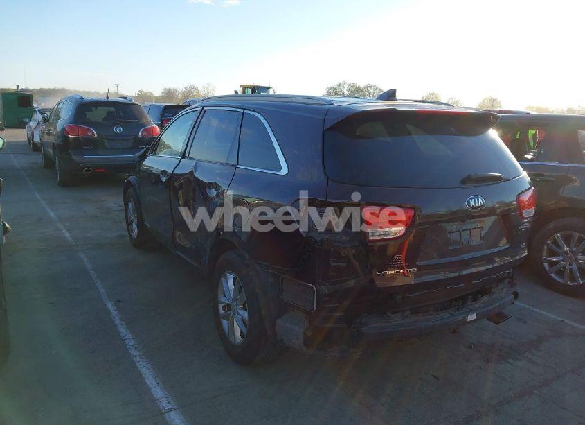 Photo 3 of 2016 Kia Sorento 3.3L LX (VIN 5XYPGDA52GG046316)