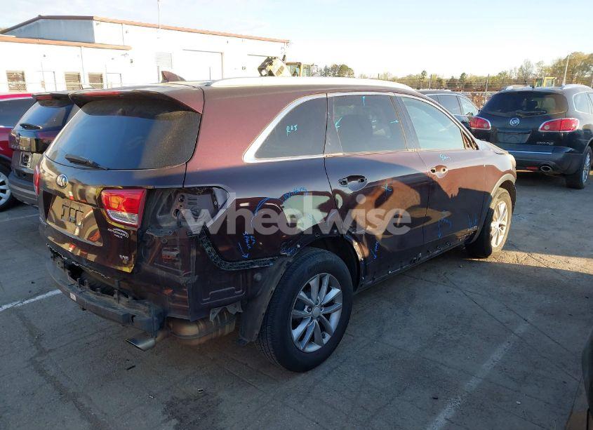 Photo 4 of 2016 Kia Sorento 3.3L LX (VIN 5XYPGDA52GG046316)