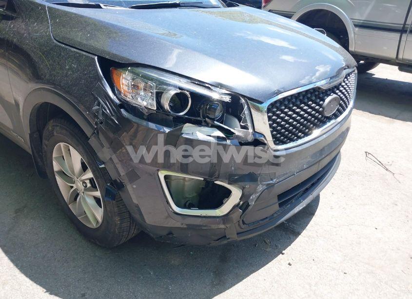 Photo 18 of 2016 Kia Sorento 3.3L LX (VIN 5XYPGDA52GG139742)