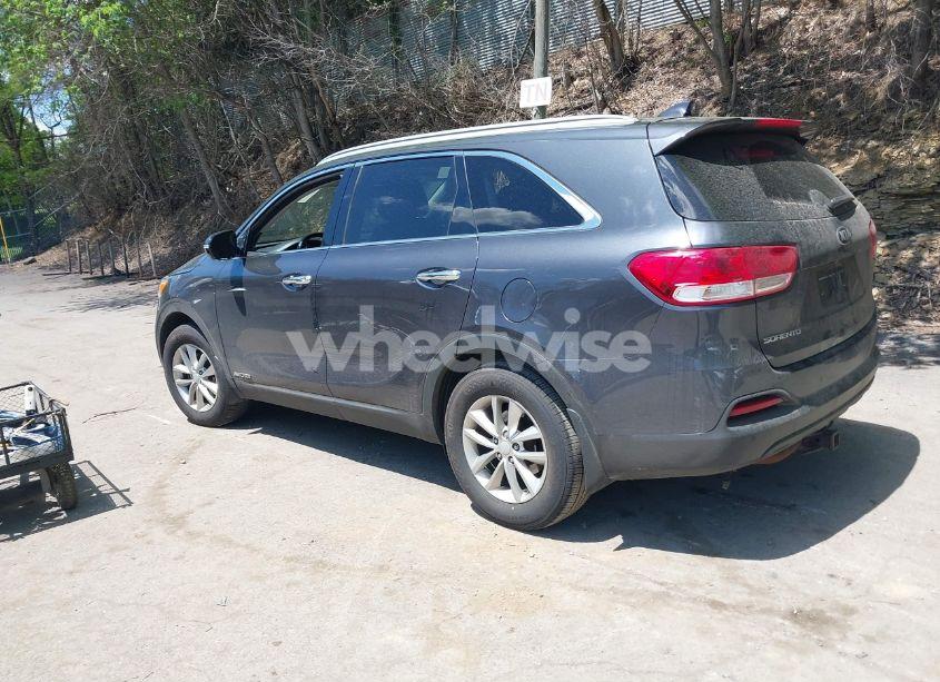 Photo 3 of 2016 Kia Sorento 3.3L LX (VIN 5XYPGDA52GG139742)