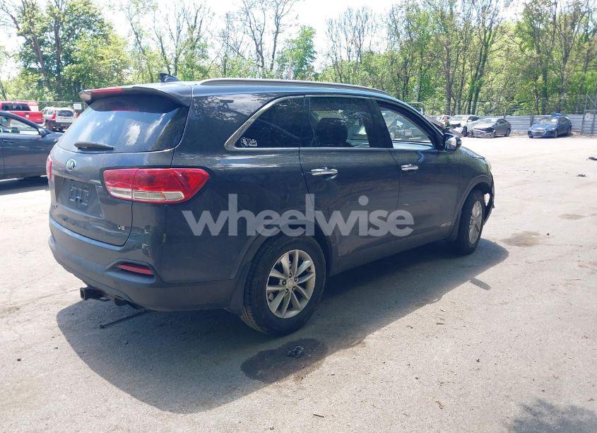 Photo 4 of 2016 Kia Sorento 3.3L LX (VIN 5XYPGDA52GG139742)