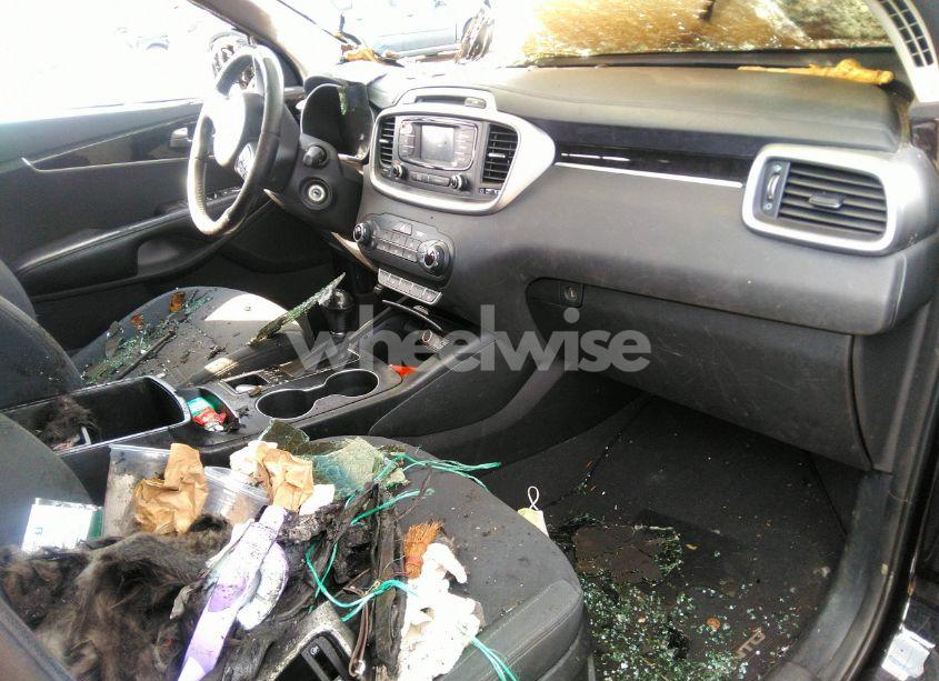 Photo 5 of 2016 Kia Sorento 3.3L LX (VIN 5XYPGDA52GG174152)