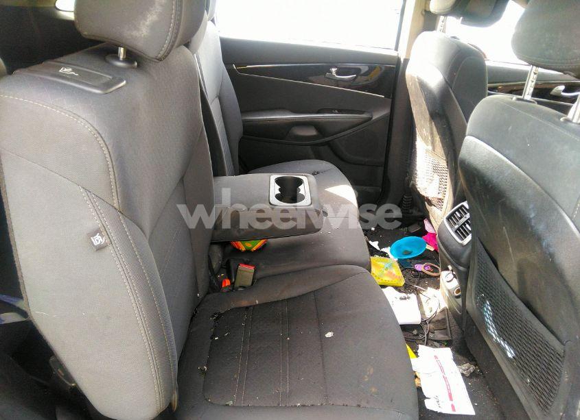 Photo 8 of 2016 Kia Sorento 3.3L LX (VIN 5XYPGDA52GG174152)