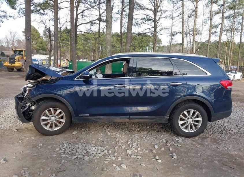 Photo 14 of 2017 Kia Sorento 3.3L LX (VIN 5XYPGDA52HG212481)
