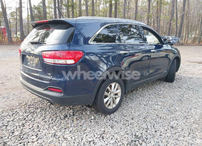 Photo 4 of 2017 Kia Sorento 3.3L LX (VIN 5XYPGDA52HG212481)