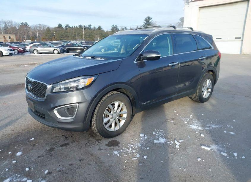 Photo 2 of 2017 Kia Sorento 3.3L LX (VIN 5XYPGDA52HG291036)