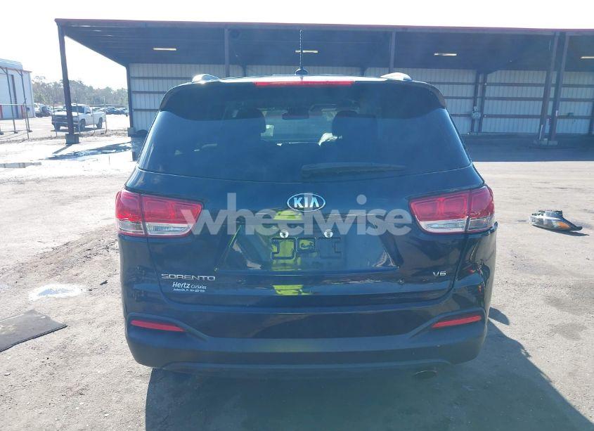 Photo 17 of 2018 Kia Sorento 3.3L LX (VIN 5XYPGDA52JG371345)