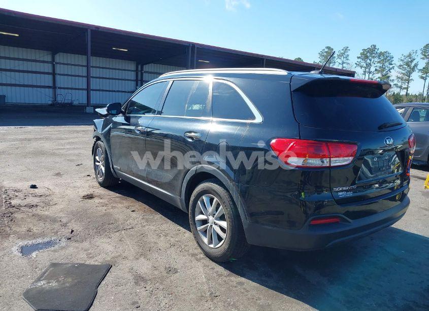 Photo 3 of 2018 Kia Sorento 3.3L LX (VIN 5XYPGDA52JG371345)