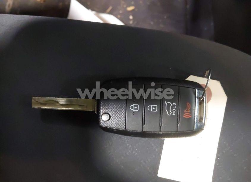 Photo 11 of 2019 Kia Sorento 3.3L LX (VIN 5XYPGDA52KG481152)