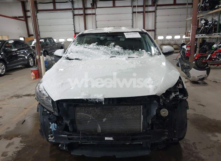 Photo 13 of 2019 Kia Sorento 3.3L LX (VIN 5XYPGDA52KG481152)