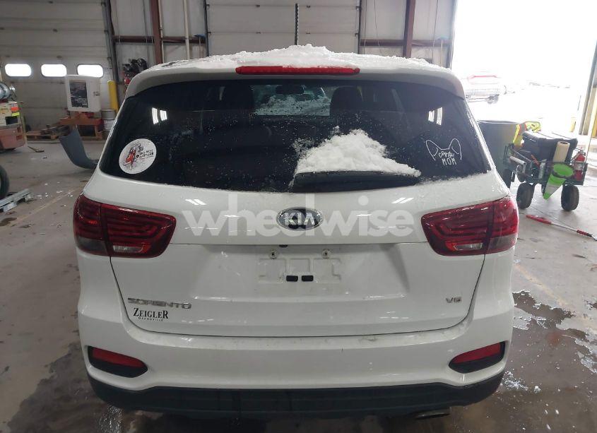 Photo 17 of 2019 Kia Sorento 3.3L LX (VIN 5XYPGDA52KG481152)