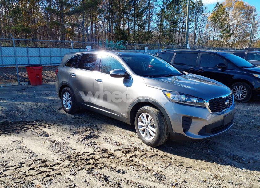 2019 Kia Sorento 3.3L LX (VIN 5XYPGDA52KG528440) main photo