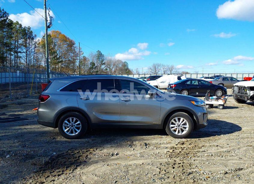 Photo 13 of 2019 Kia Sorento 3.3L LX (VIN 5XYPGDA52KG528440)