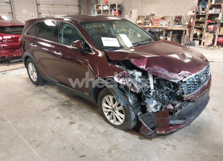 2019 Kia Sorento 3.3L LX (VIN 5XYPGDA52KG572020) main photo