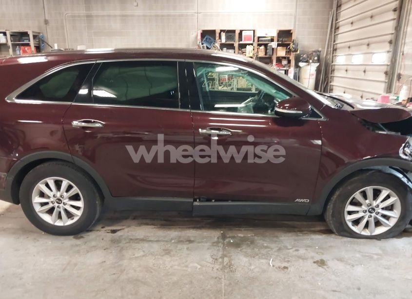 Photo 13 of 2019 Kia Sorento 3.3L LX (VIN 5XYPGDA52KG572020)