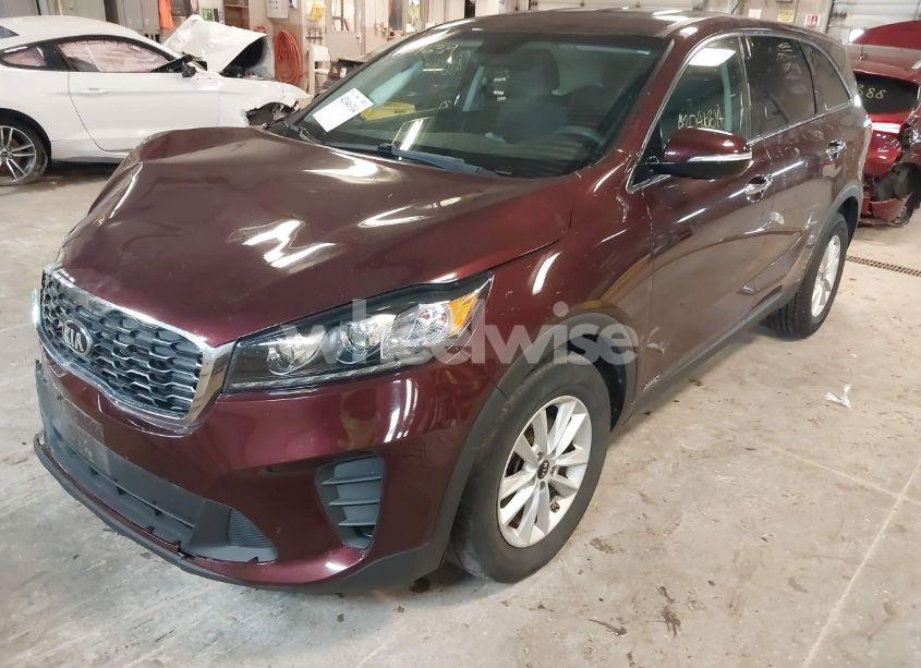 Photo 2 of 2019 Kia Sorento 3.3L LX (VIN 5XYPGDA52KG572020)