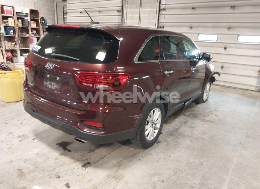 Photo 4 of 2019 Kia Sorento 3.3L LX (VIN 5XYPGDA52KG572020)