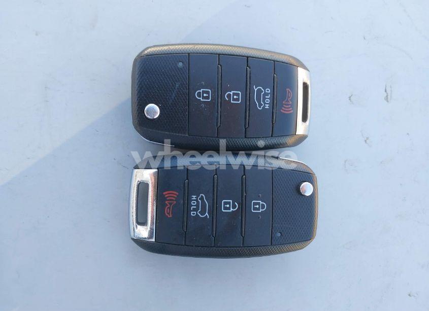 Photo 11 of 2016 Kia Sorento 3.3L LX (VIN 5XYPGDA53GG009436)