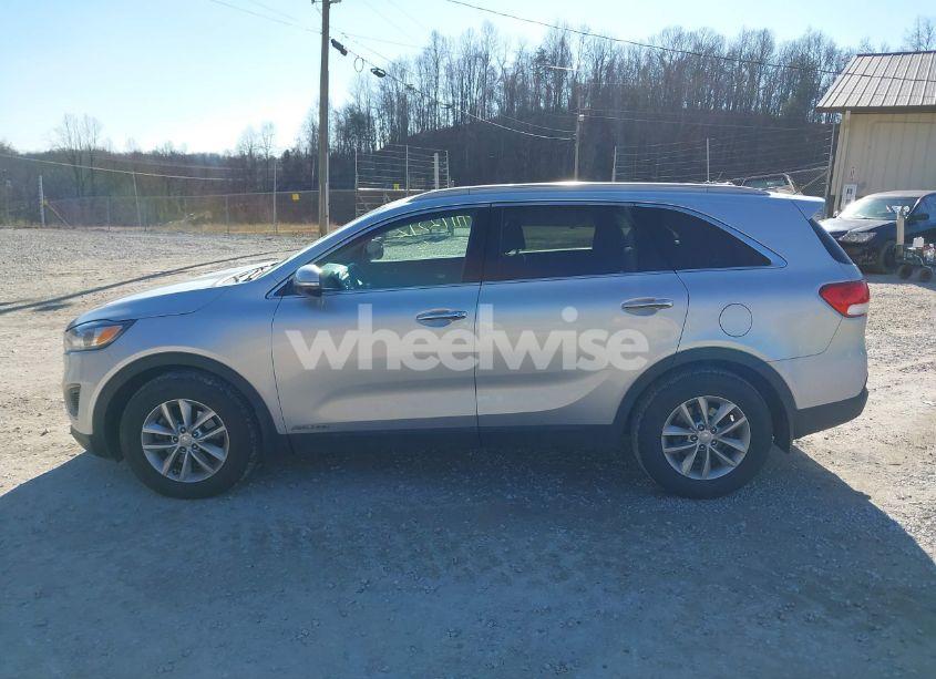 Photo 14 of 2016 Kia Sorento 3.3L LX (VIN 5XYPGDA53GG009436)
