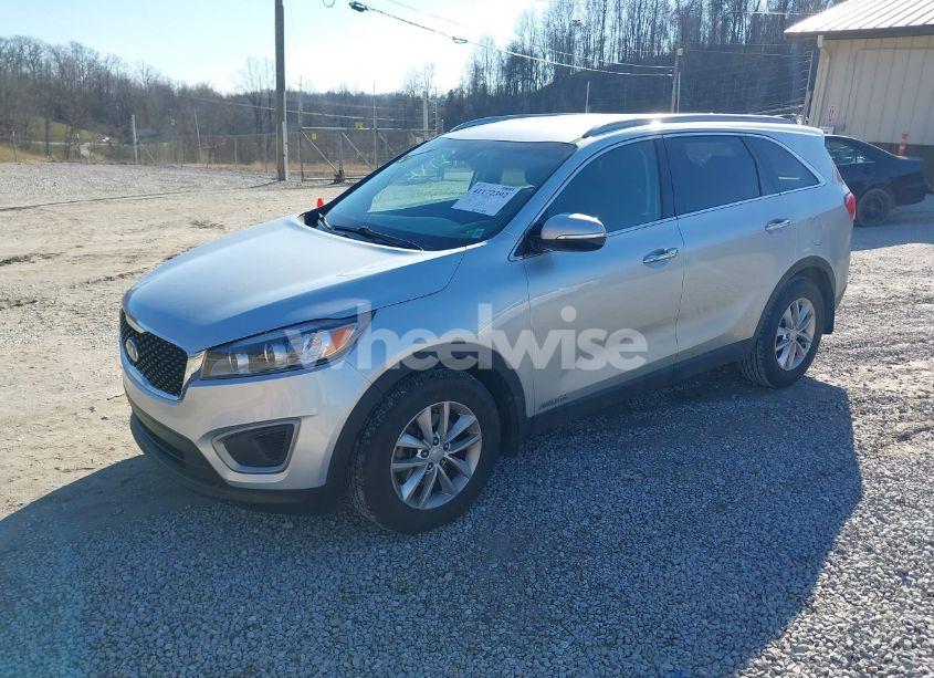Photo 2 of 2016 Kia Sorento 3.3L LX (VIN 5XYPGDA53GG009436)