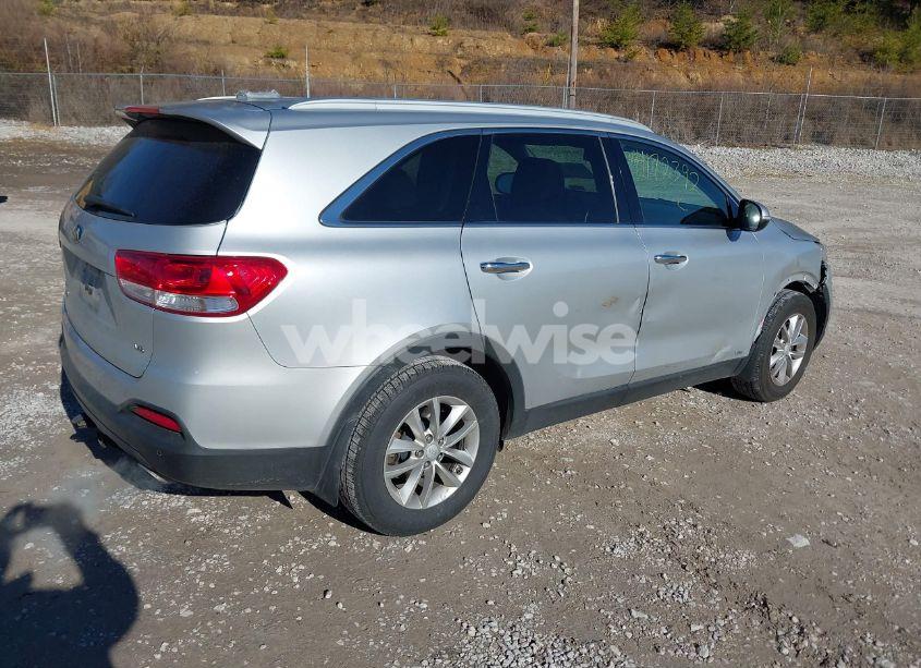 Photo 4 of 2016 Kia Sorento 3.3L LX (VIN 5XYPGDA53GG009436)