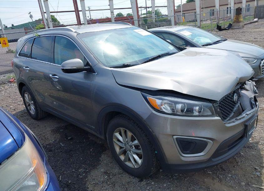 2016 Kia Sorento 3.3L LX (VIN 5XYPGDA53GG141225) main photo
