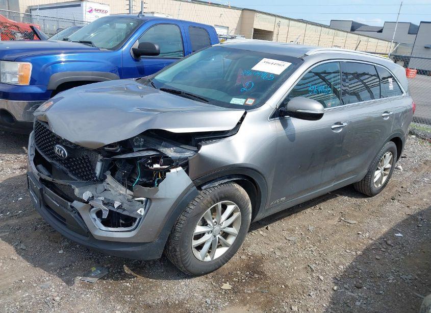 Photo 2 of 2016 Kia Sorento 3.3L LX (VIN 5XYPGDA53GG141225)