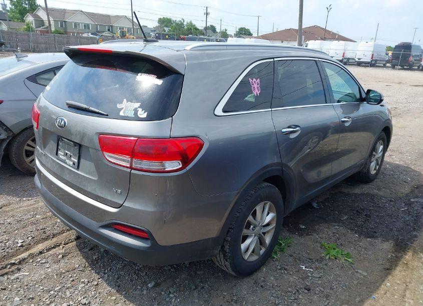 Photo 4 of 2016 Kia Sorento 3.3L LX (VIN 5XYPGDA53GG141225)