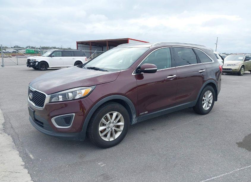 Photo 2 of 2016 Kia Sorento 3.3L LX (VIN 5XYPGDA53GG162947)