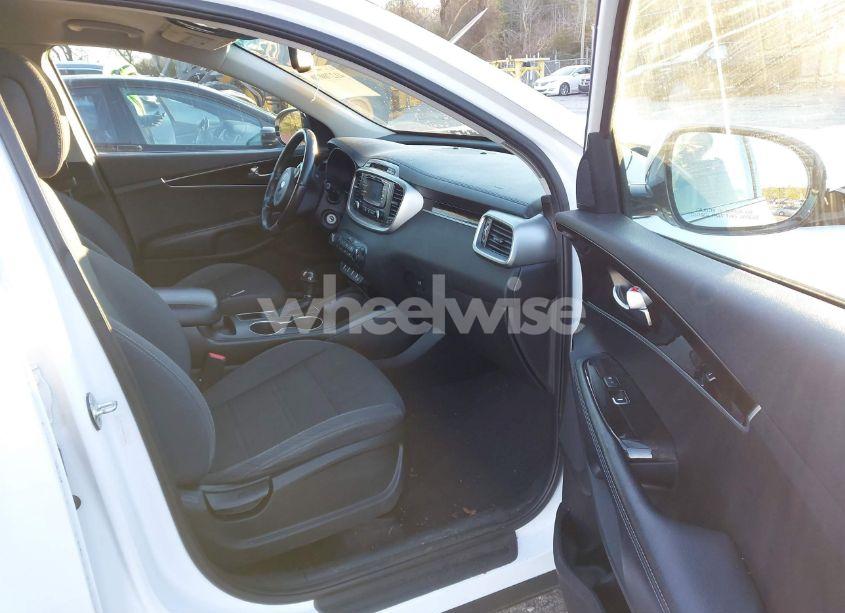 Photo 5 of 2016 Kia Sorento 3.3L LX (VIN 5XYPGDA53GG173849)