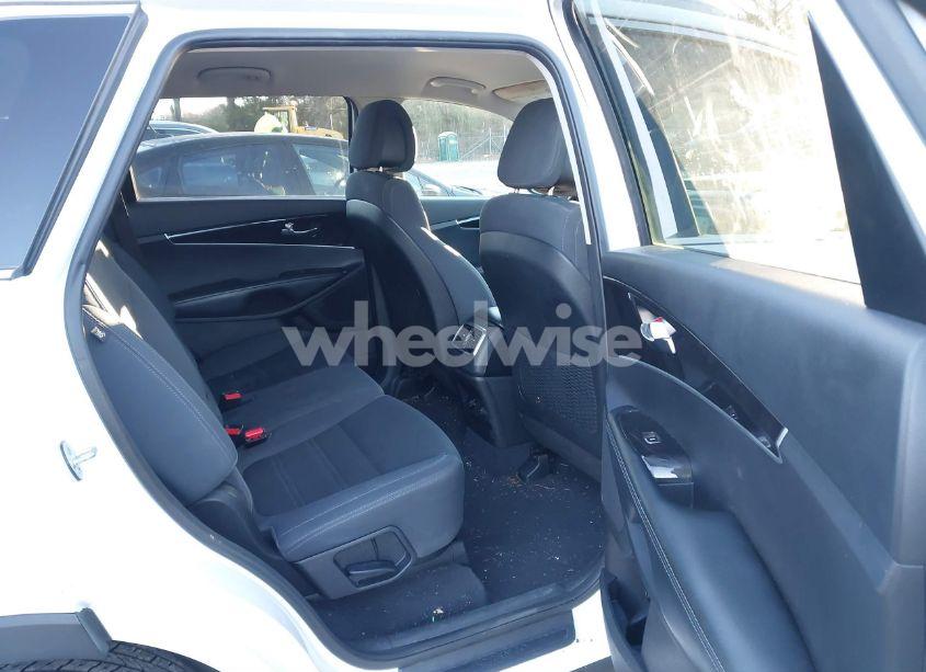 Photo 8 of 2016 Kia Sorento 3.3L LX (VIN 5XYPGDA53GG173849)