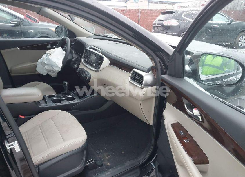 Photo 5 of 2017 Kia Sorento 3.3L LX (VIN 5XYPGDA53HG202901)
