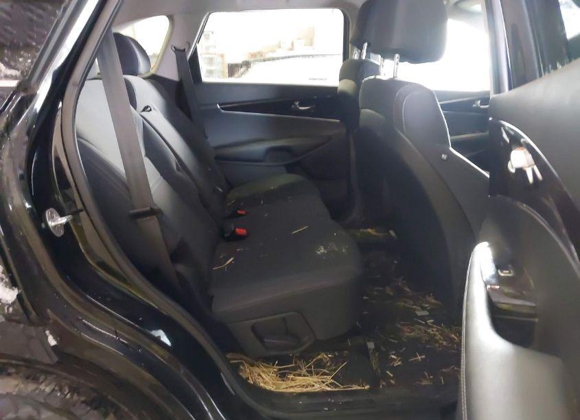 Photo 8 of 2017 Kia Sorento 3.3L LX (VIN 5XYPGDA53HG242976)