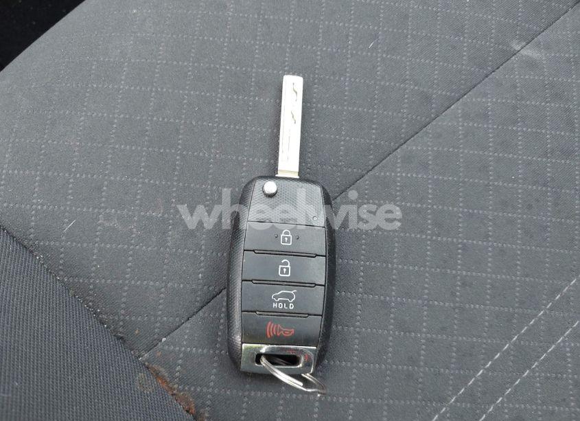 Photo 11 of 2017 Kia Sorento 3.3L LX (VIN 5XYPGDA53HG316168)