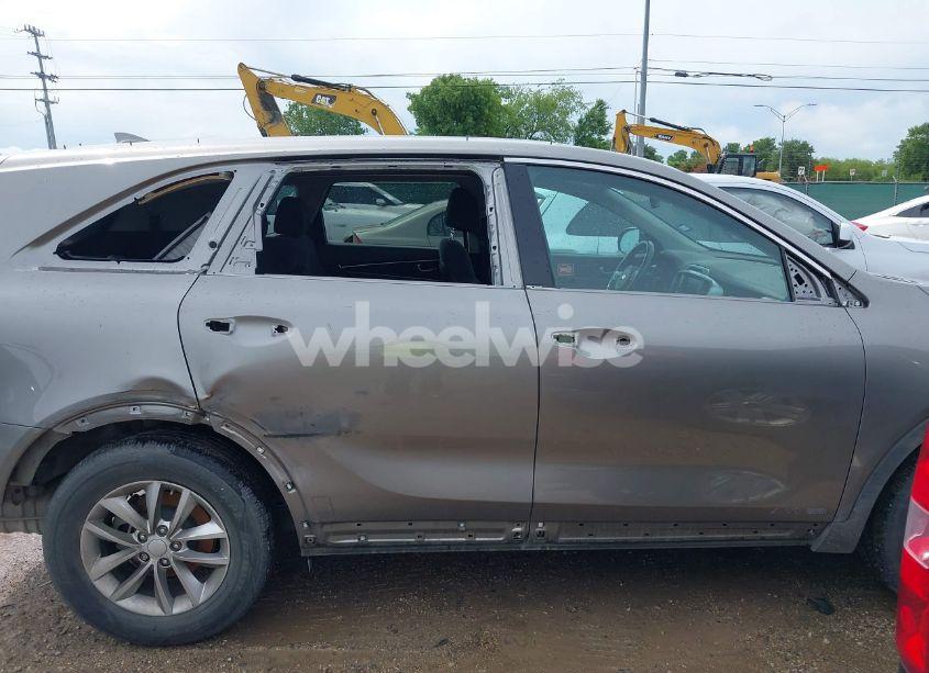 Photo 14 of 2017 Kia Sorento 3.3L LX (VIN 5XYPGDA53HG316168)