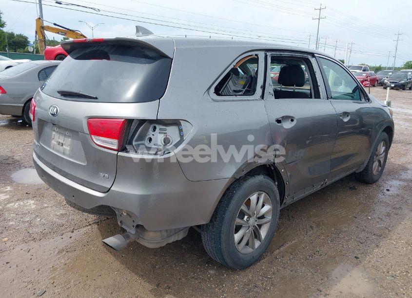 Photo 4 of 2017 Kia Sorento 3.3L LX (VIN 5XYPGDA53HG316168)