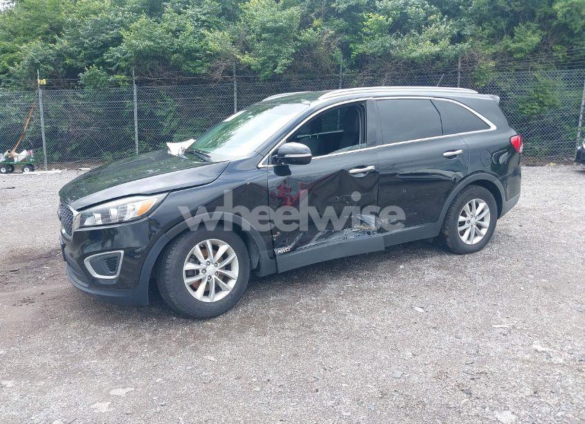Photo 2 of 2017 Kia Sorento 3.3L LX (VIN 5XYPGDA53HG320799)