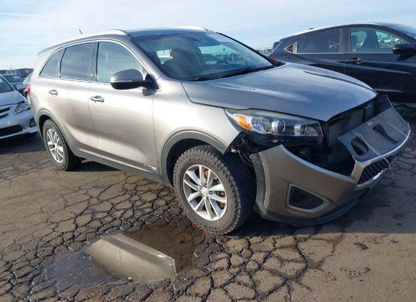 2017 Kia Sorento 3.3L LX (VIN 5XYPGDA53HG331849) main photo