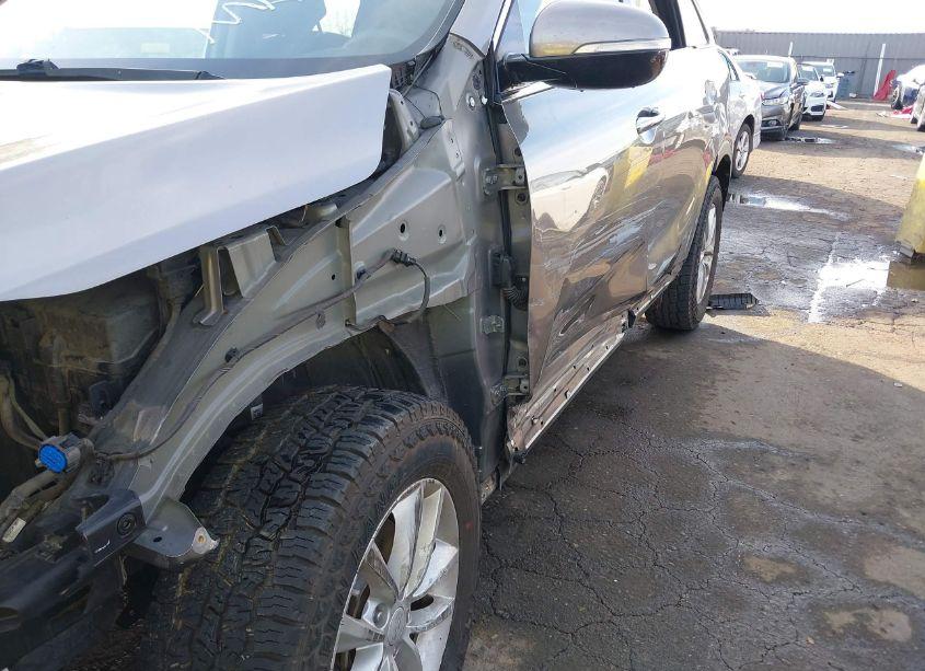 Photo 18 of 2017 Kia Sorento 3.3L LX (VIN 5XYPGDA53HG331849)